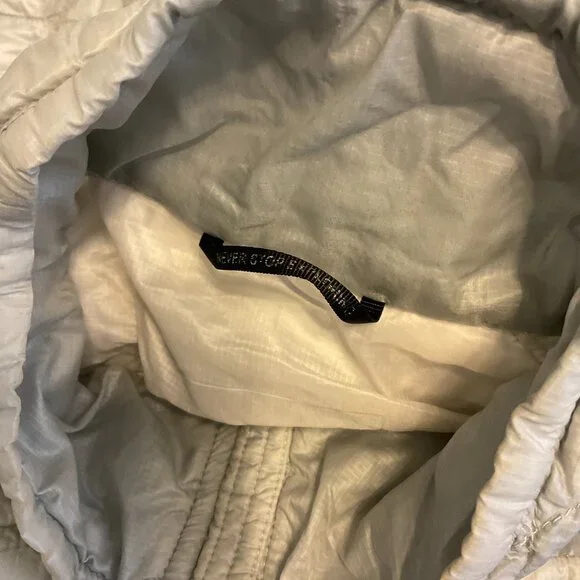 The North Face Quilted Vest S Light Gray Full Zipper Pockets - Picture 12 of 12